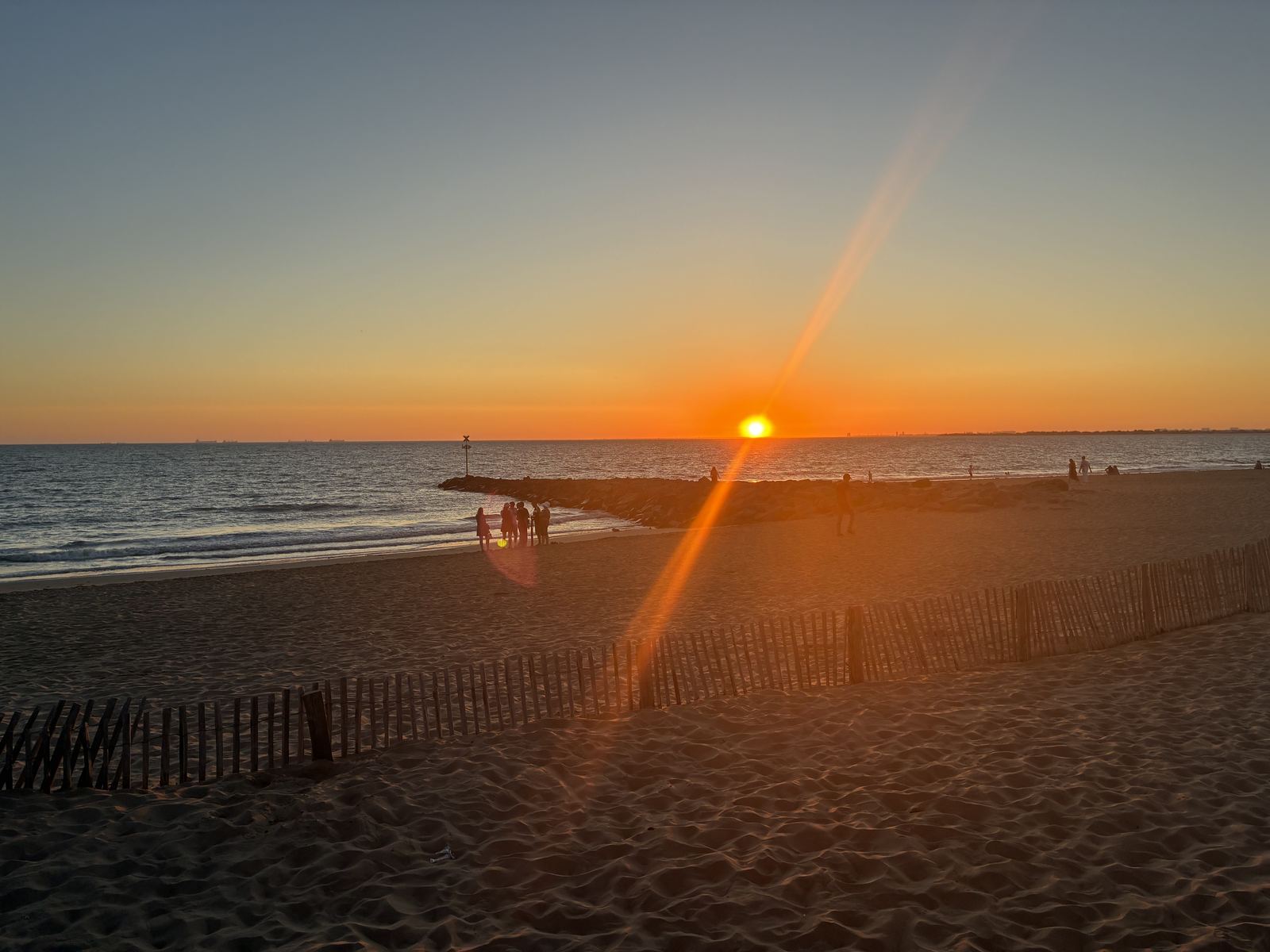 Coucher de soleil sur la plage de Châtelaillon-Plage, près de La Rochelle