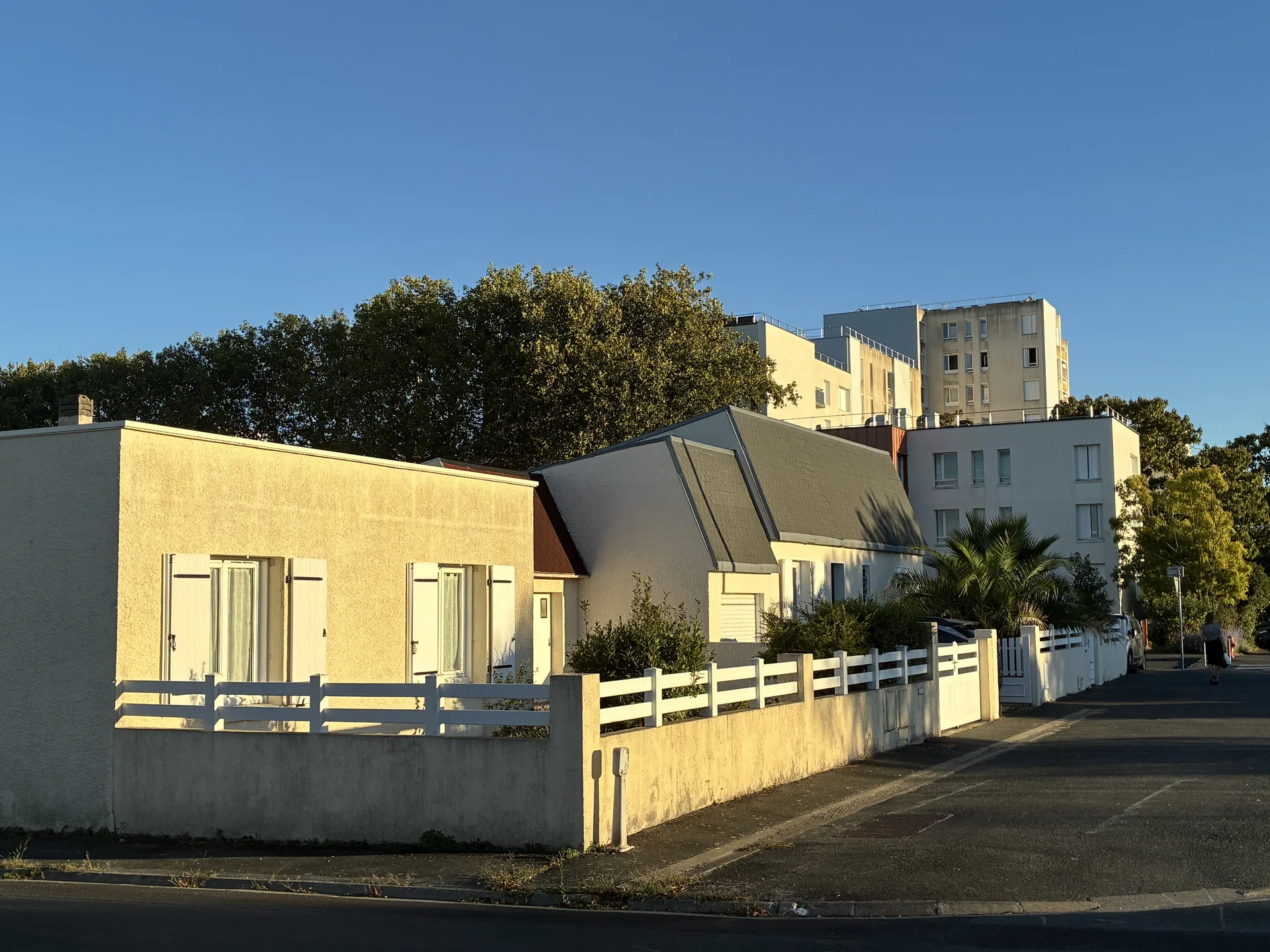 Avenue Pierre-Joseph-Proudhon, quartier Villeneuve-les-Salines, La Rochelle